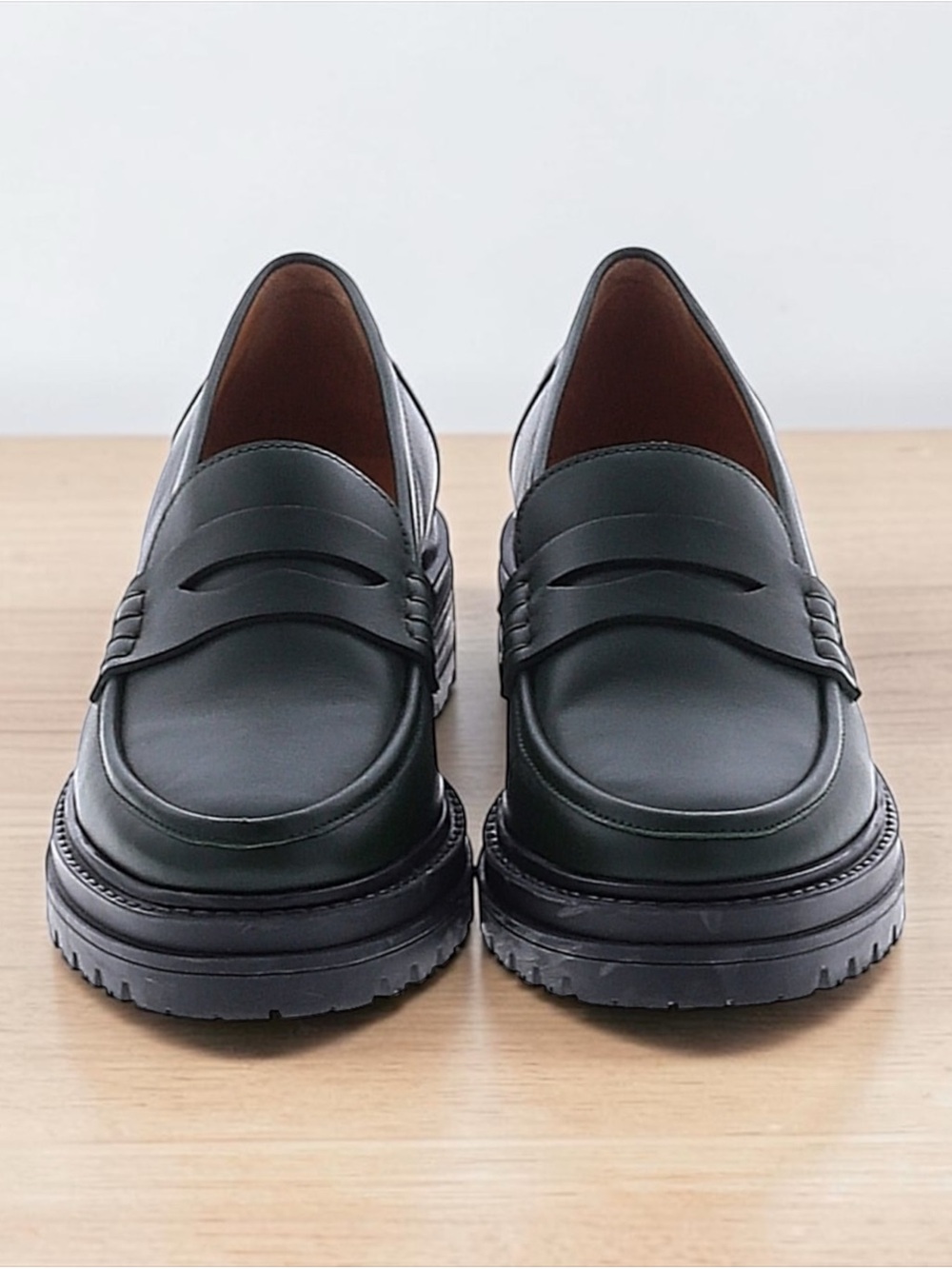 Sézane Albane Loafers in Smooth Green Leather FR 37 / US 6 - Picture 5 of 7